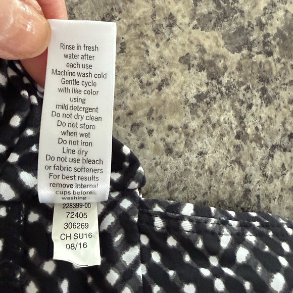 Athleta Black and White Patterned Swimwear - Picture 8 of 8